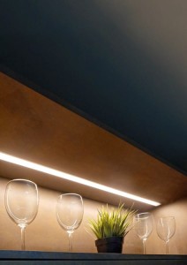 Profil MICRO-NK czarny anodowany z czarną przesłoną